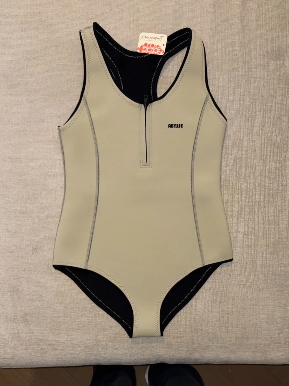 Abysse Elle One-Piece Surf Suit Pearl 2mm Limestone Neoprene Medium NEW NWT